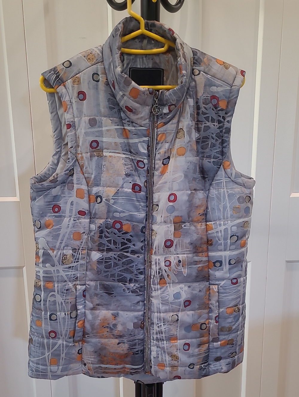 Dolcezza Simply Art Light Gray Patterned Quilted Puffer Vest